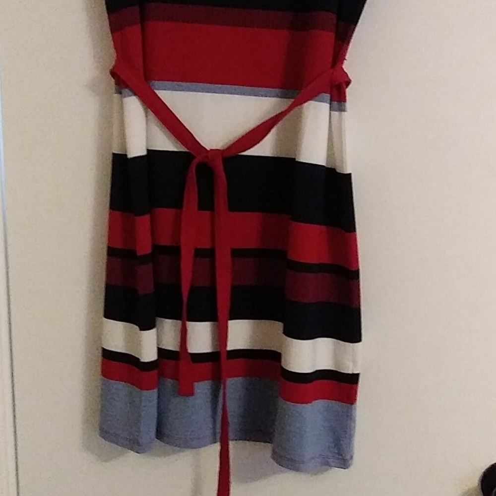 Dress - Picture 3 of 4